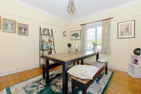 73 Boundary Road, Worthing, BN11 4LL