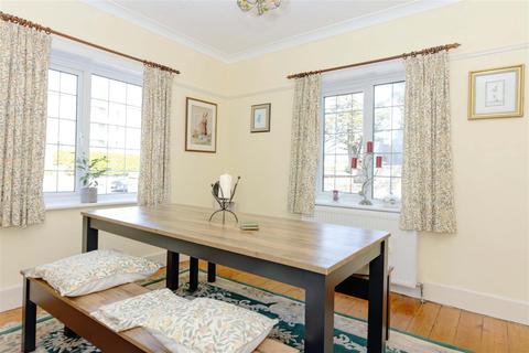 73 Boundary Road, Worthing, BN11 4LL