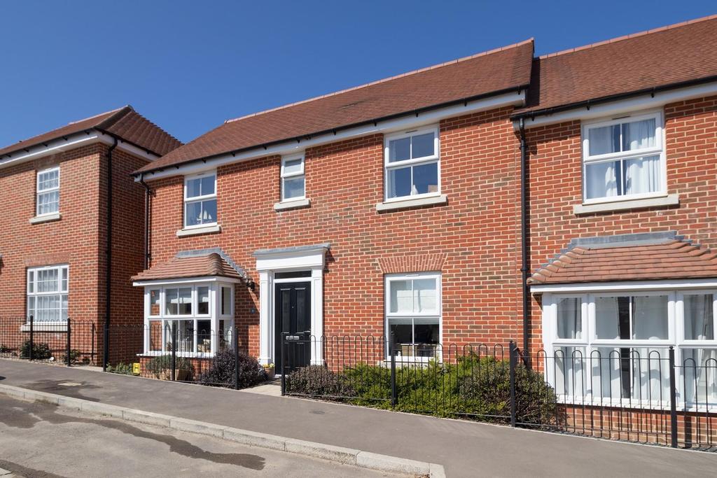 Richmond Way, Whitfield, Dover 3 bed house £335,000