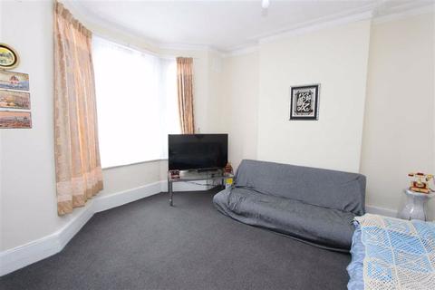 171 Henley Road, Ilford, IG1 2TP
