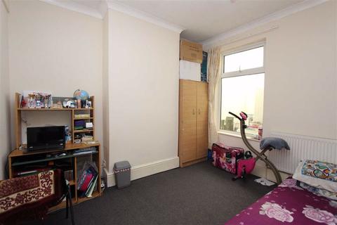 171 Henley Road, Ilford, IG1 2TP