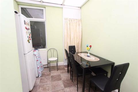 171 Henley Road, Ilford, IG1 2TP
