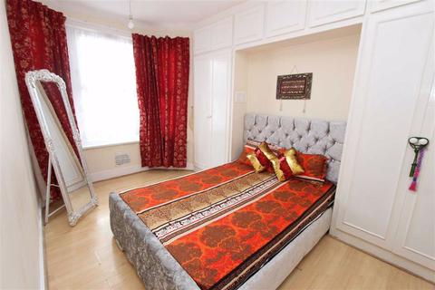 171 Henley Road, Ilford, IG1 2TP