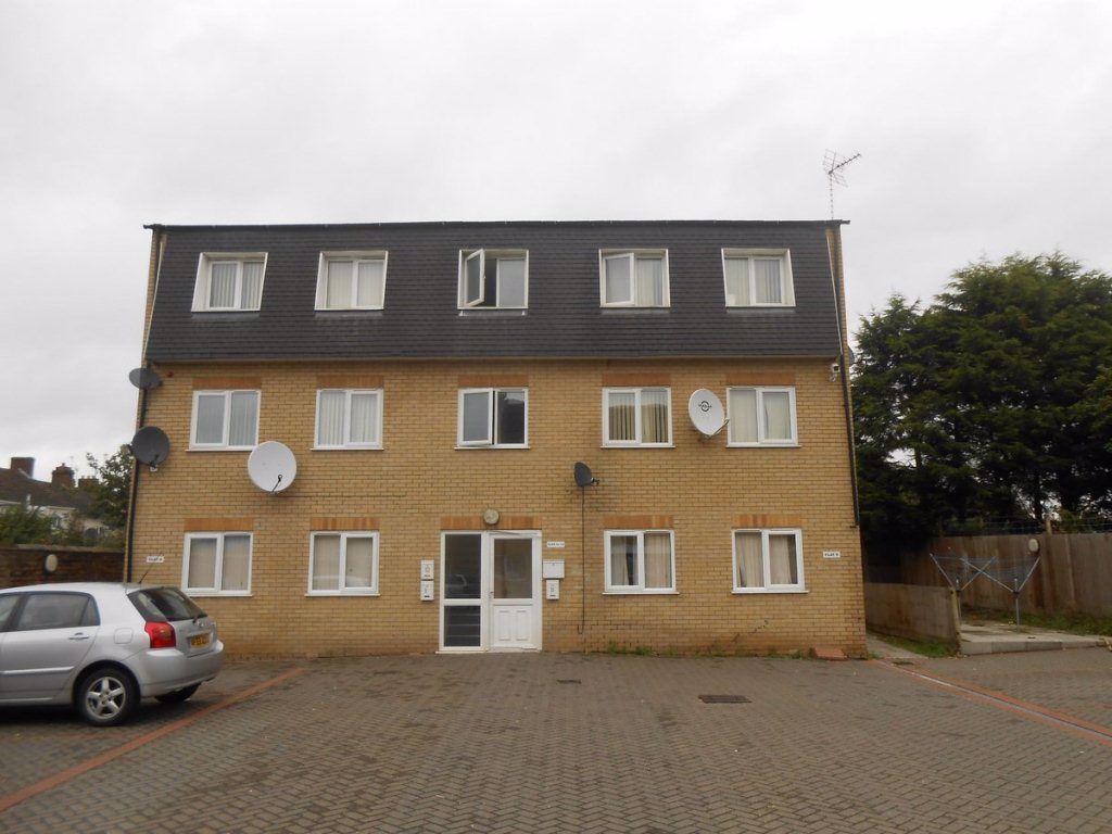 Green Lane, Millfield, Peterborough 2 bed flat £650 pcm (£150 pw)