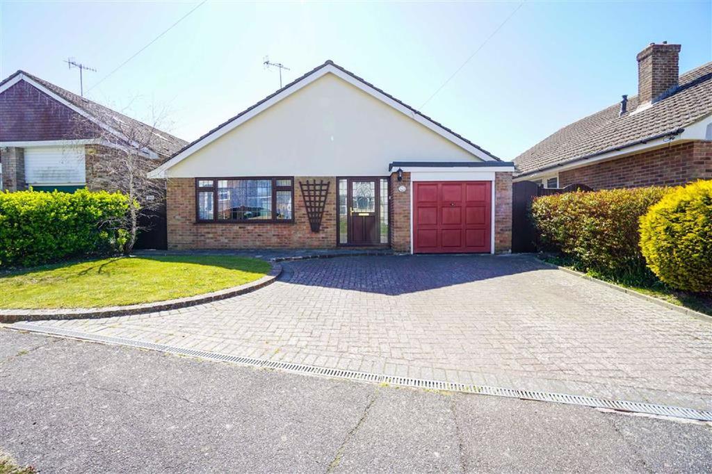 Austen Way, Hastings, East Sussex 4 bed detached bungalow £435,000