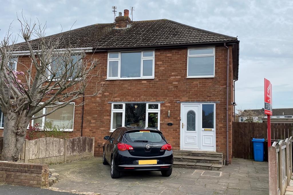Blenheim Drive, Warton, Preston, PR4 3 bed semidetached house £169,950