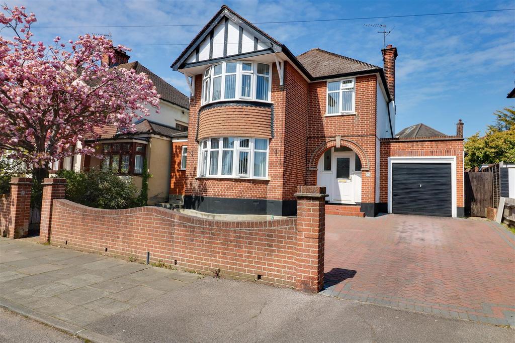 High View Avenue, Grays 4 bed house £600,000