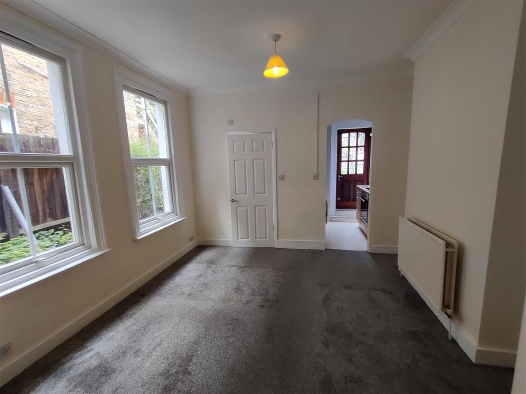 32 Kettering Street Bedroom Livingroom.jpg