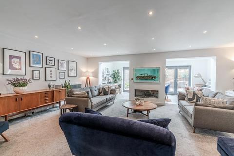 8 Chase View, Cheltenham, GL52 3AL