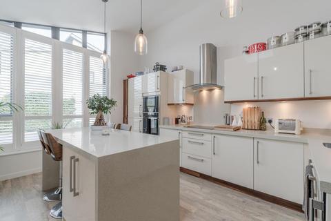 8 Chase View, Cheltenham, GL52 3AL