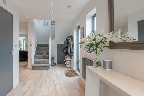8 Chase View, Cheltenham, GL52 3AL