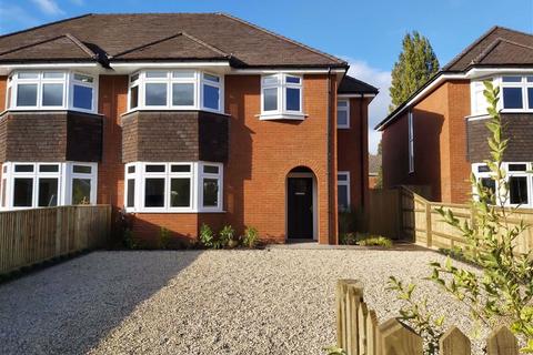 20a Chalgrove Way, Emmer Green, Reading, RG4 8SJ