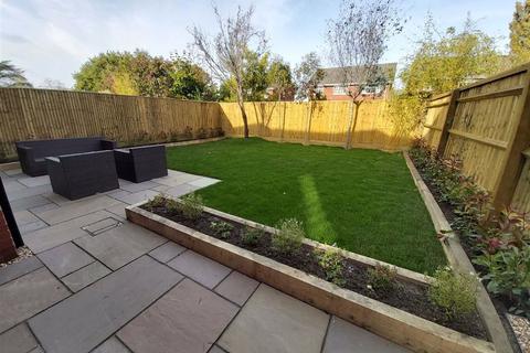 20a Chalgrove Way, Emmer Green, Reading, RG4 8SJ