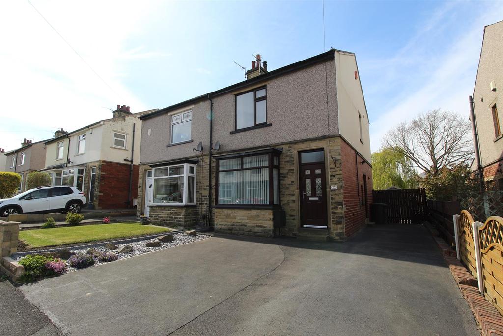 Rowlands Avenue, Dalton, Huddersfield, HD5 9YA 2 bed semidetached