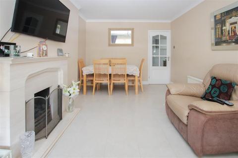 34 Vine Way, Brentwood, CM14 4UU