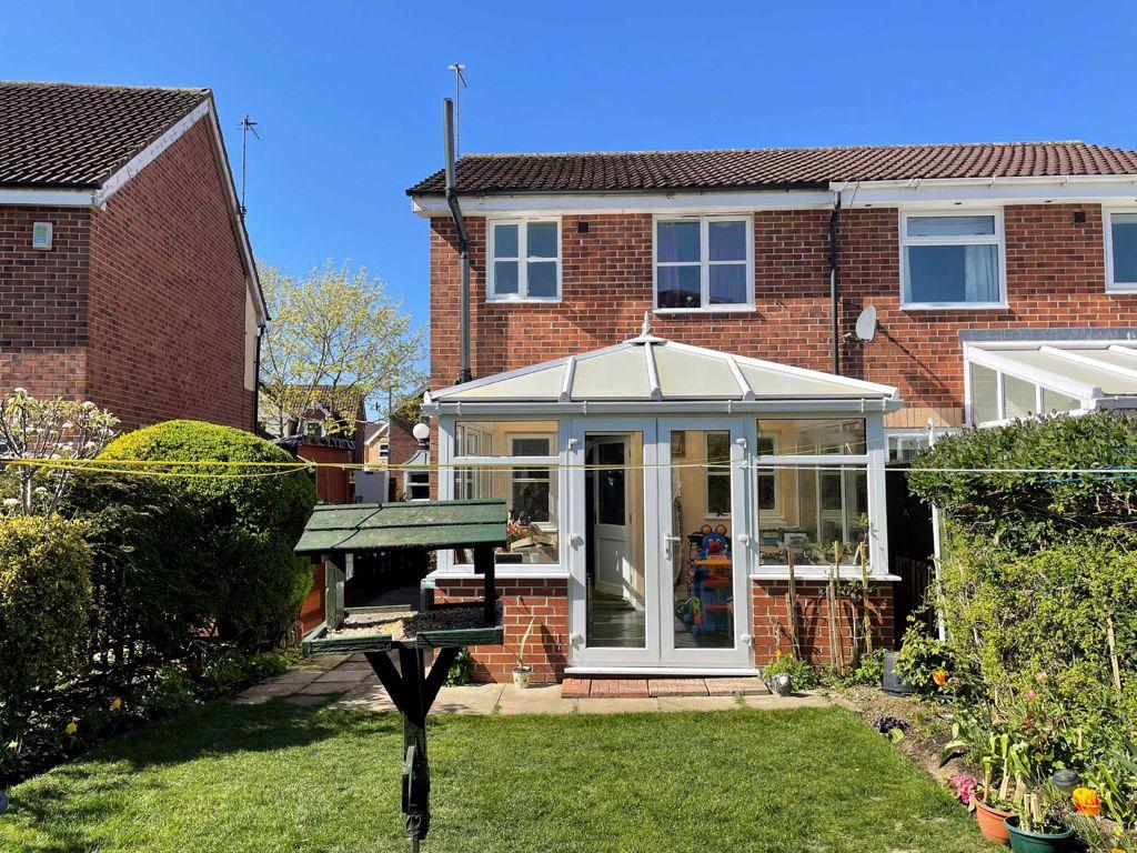 Harper Close, Pocklington 2 bed semidetached house £170,000