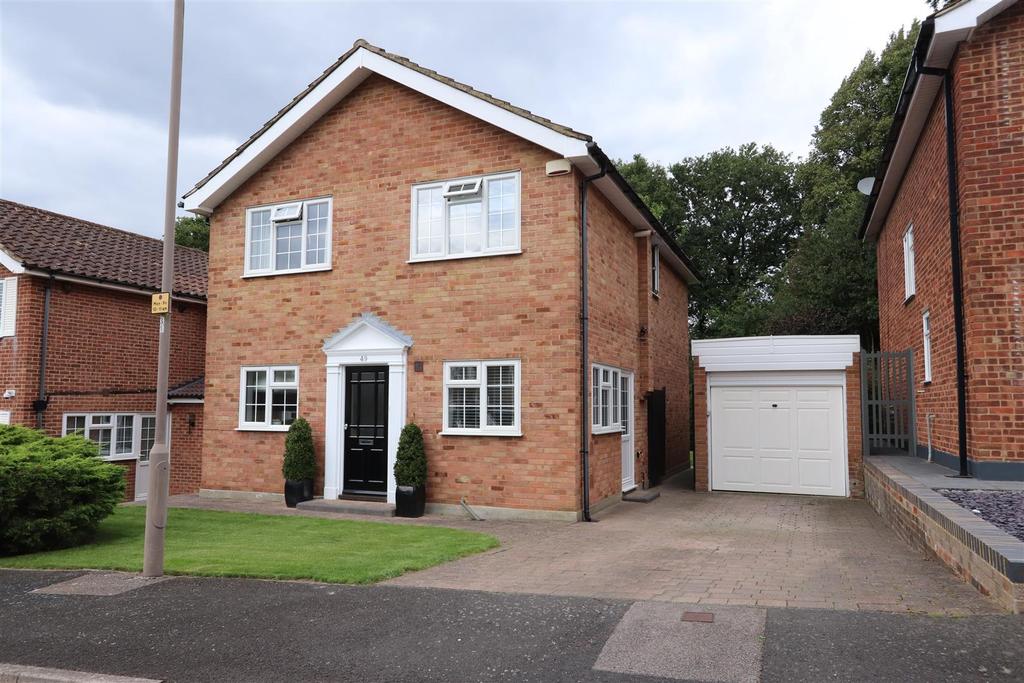 Shenfield Place, Shenfield, Brentwood 4 bed detached house £800,000