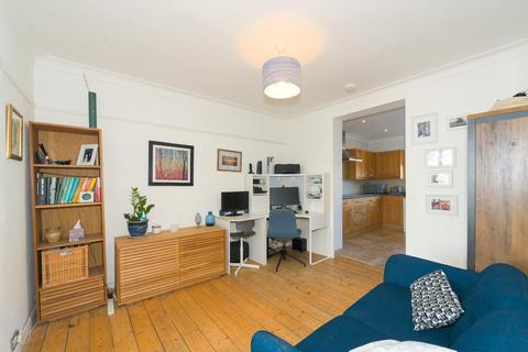 112 Elmstead Gardens, Worcester Park, KT4 7BG