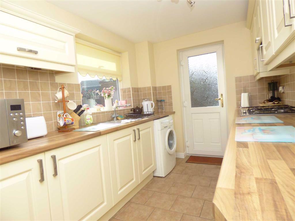 Tudor Avenue, North Shields 3 bed semidetached house £185,000