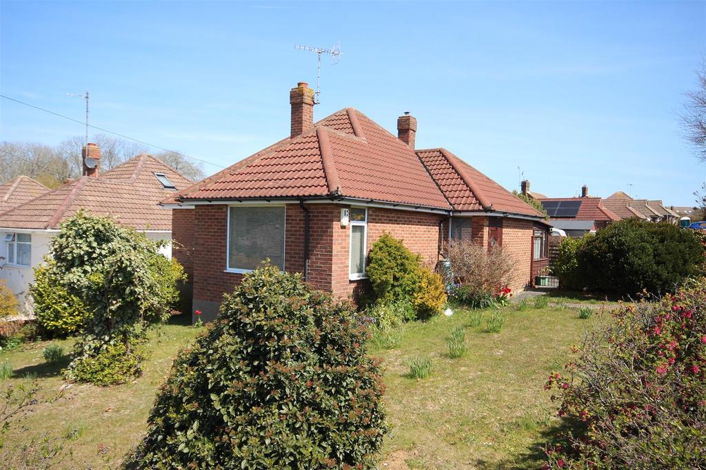 Hillside Avenue, Seaford 2 bed detached bungalow for sale £335,000