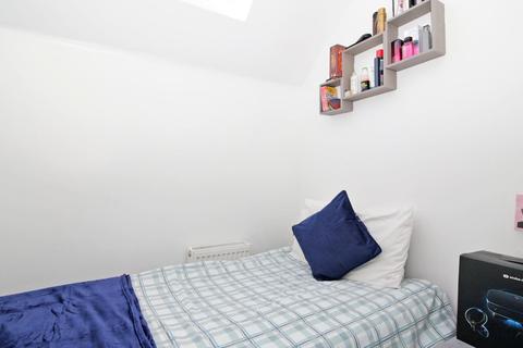 156 Moorside Road, Bromley, BR1 5ET