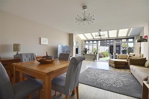 17 Northcliffe, Bexhill-on-sea, TN40 1RA