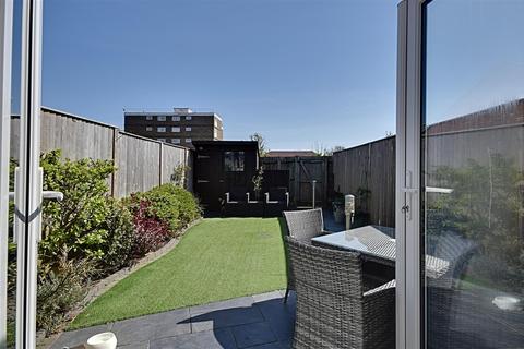 17 Northcliffe, Bexhill-on-sea, TN40 1RA