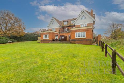 79 Braiswick, Colchester, CO4 5BQ