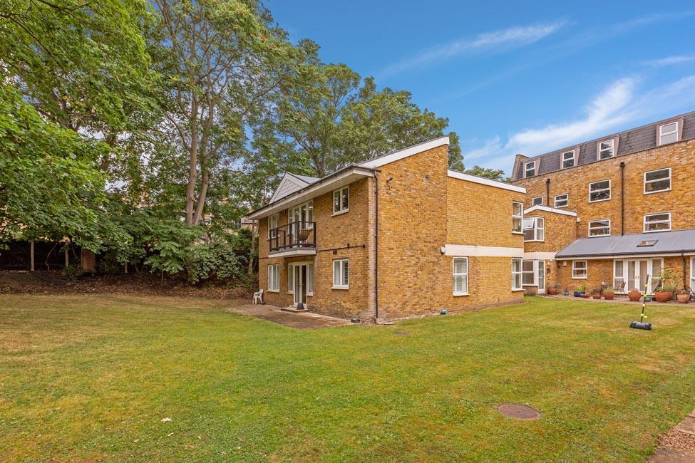 21632 moveli   15 willow lodge   17 lo.jpg
