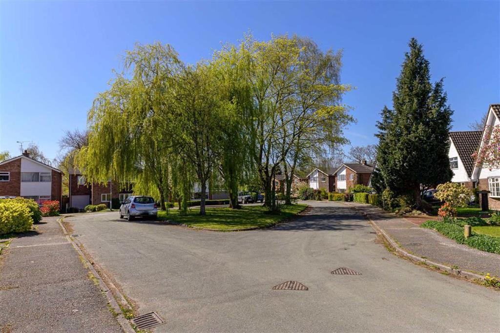 Baddiley Close, Nantwich, Cheshire 3 bed detached house £195,000