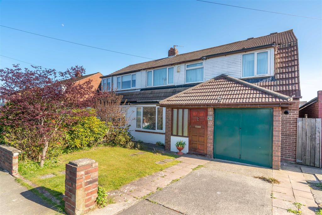 Caldwell Road, Red House Farm... 4 bed semidetached house £190,000
