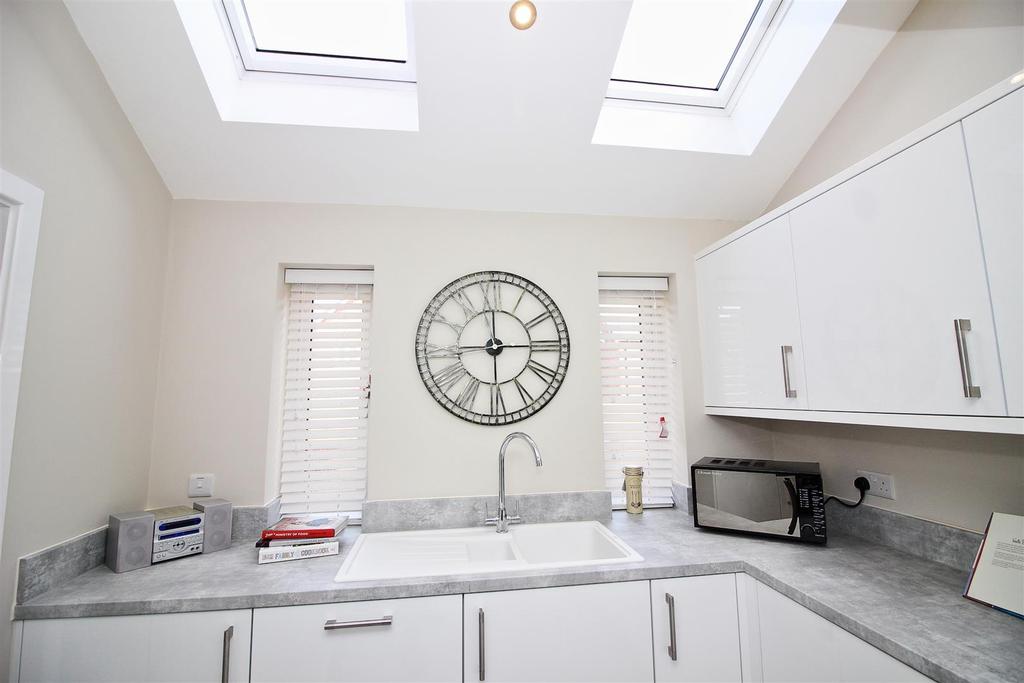 Kitchen.1.JPG