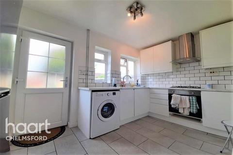 2 bedroom terraced house to rent, West Avenue, Chelmsford