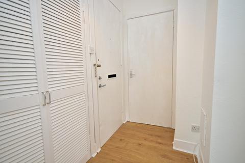 Flat 2, 8 Auchamore Road, Dunoon, PA23 7DY