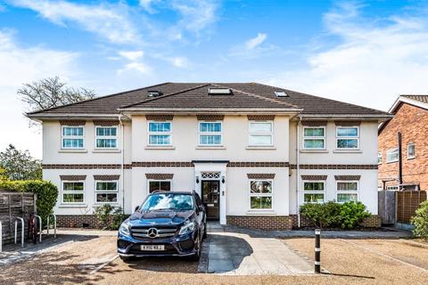 Flat 4, 9 Cedar Way, Sunbury-on-thames, TW16 7BL