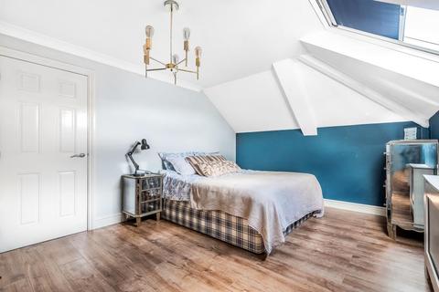 Flat 4, 9 Cedar Way, Sunbury-on-thames, TW16 7BL