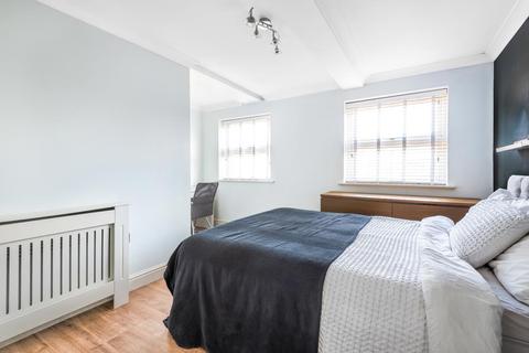 Flat 4, 9 Cedar Way, Sunbury-on-thames, TW16 7BL