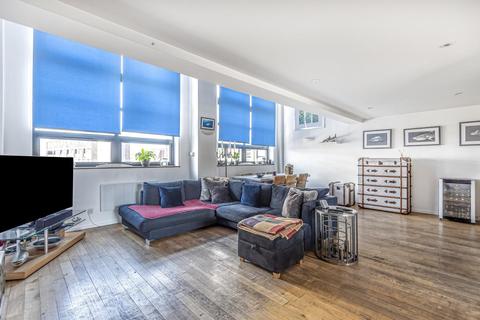 Flat 3, 14 Dolland Street, London, SE11 5LN