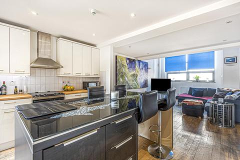 Flat 3, 14 Dolland Street, London, SE11 5LN