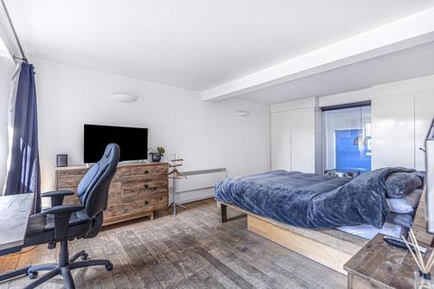Flat 3, 14 Dolland Street, London, SE11 5LN