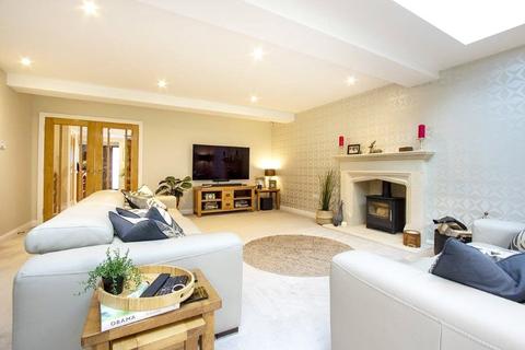 36 Chestnut Grove, Fleet, GU51 3LW
