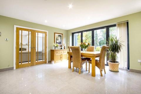 36 Chestnut Grove, Fleet, GU51 3LW