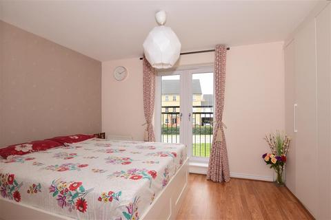 14 Clenshaw Path, Basildon, SS14 2FP