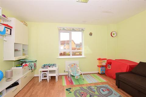 14 Clenshaw Path, Basildon, SS14 2FP