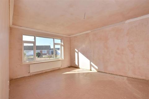 10 Aspen Close, St Marys Bay, Romney Marsh, TN29 0XA