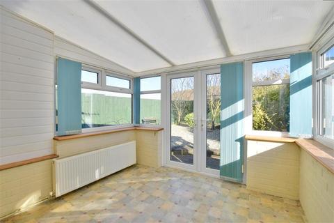 10 Aspen Close, St Marys Bay, Romney Marsh, TN29 0XA