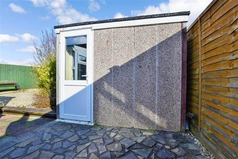 10 Aspen Close, St Marys Bay, Romney Marsh, TN29 0XA