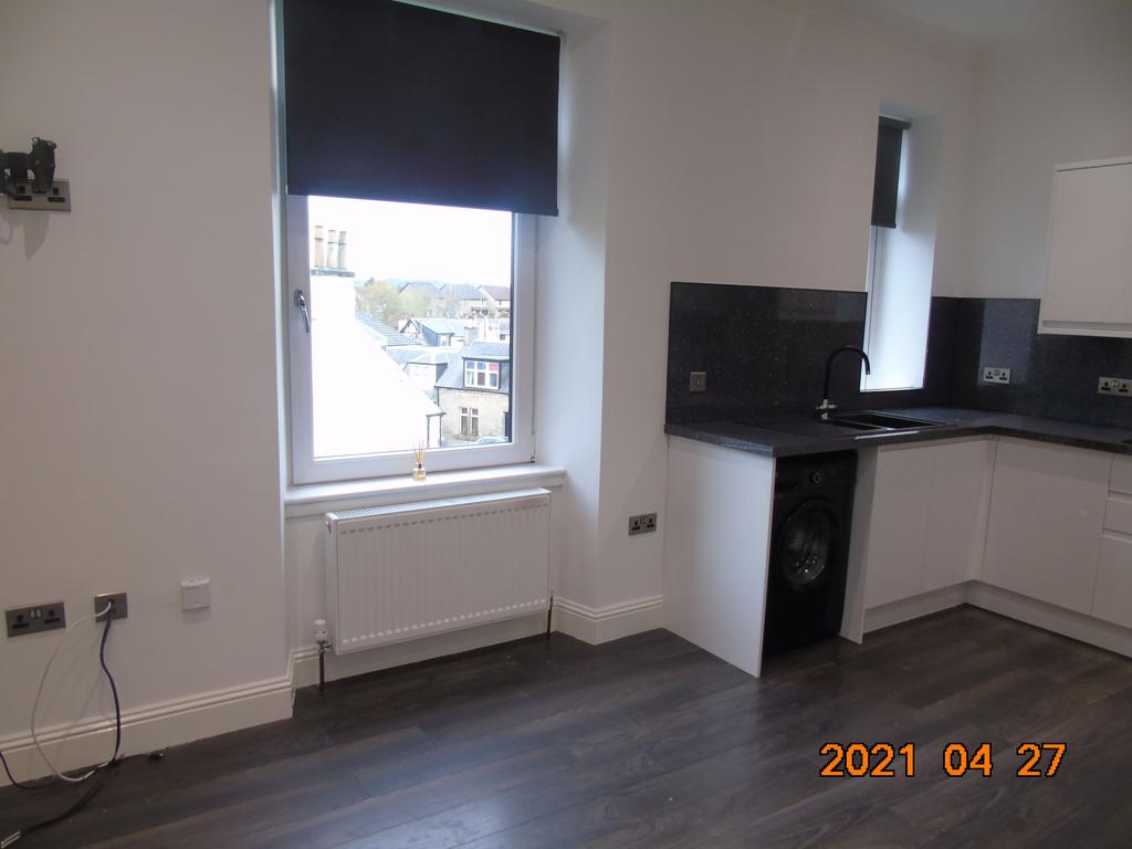 Johnshill, Lochwinnoch PA12 2 bed flat £600 pcm (£138 pw)