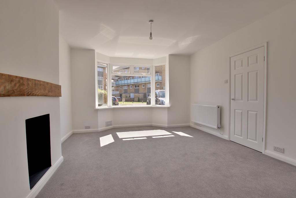 REDLANDS LANE, FAREHAM 3 bed terraced house £315,000