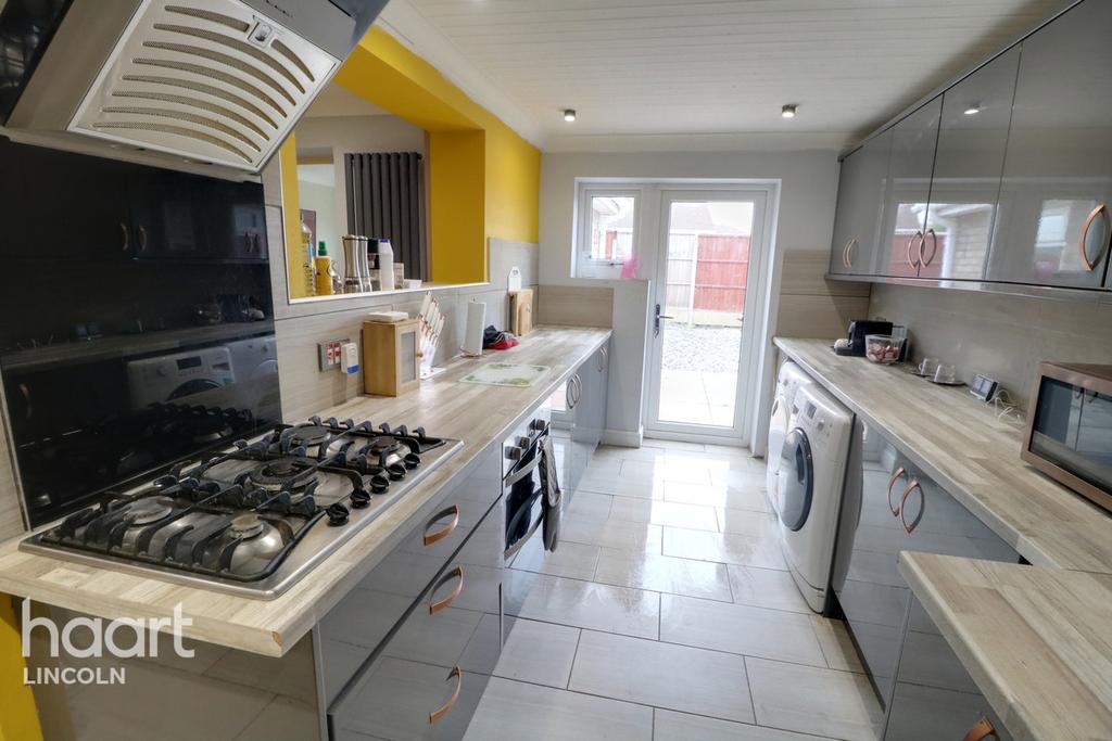 Londesborough Way, Metheringham 4 bed detached bungalow £250,000